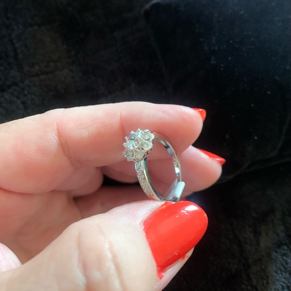 Beautiful Ring Sterling Silver (925) size 7